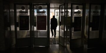 В Киеве и восьми украинских регионах объявили воздушную тревогу