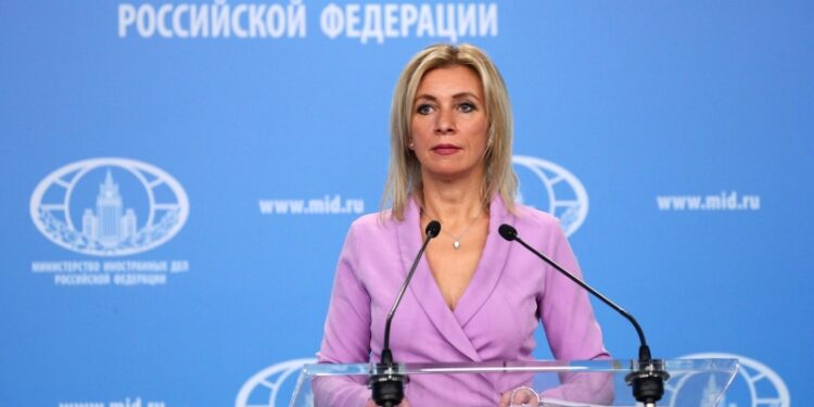 Захарова ответила на слова Зеленского о тяжелой доле, выпавшей на Украину