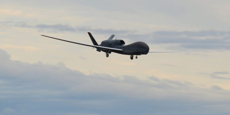 Американский беспилотник кружит над Черным морем