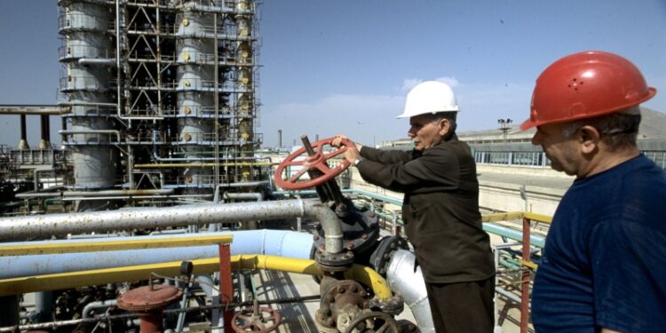 Азербайджан начал поставки газа в Сирию через Турцию