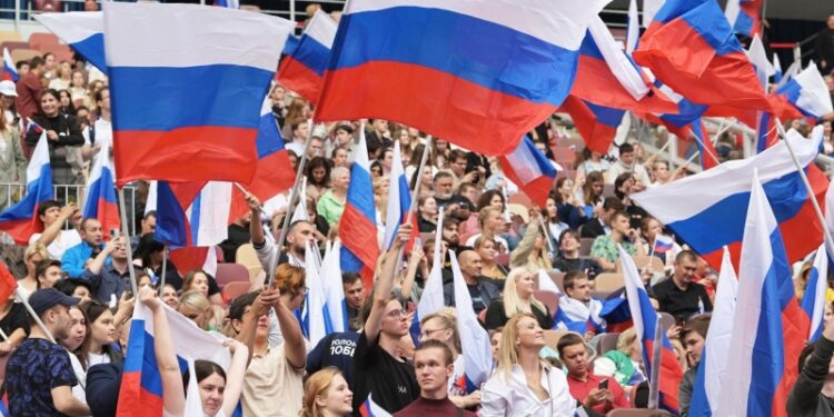 «Болезнь психики». Американский разведчик предложил лекарство от русофобии