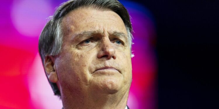 Бразильский эксперт назвал домашний арест Болсонару законным и обоснованным