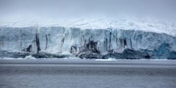 Дмитриев призвал развивать арктические связи России и США