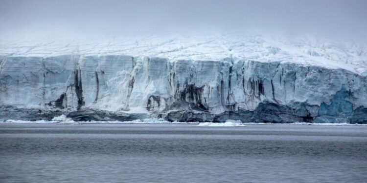 Дмитриев призвал развивать арктические связи России и США