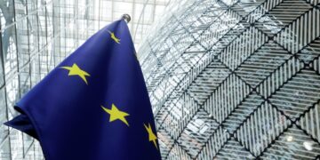 ЕС и ФРГ заморозят миллиарды помощи Киеву из-за скандала с НАБУ, пишут СМИ