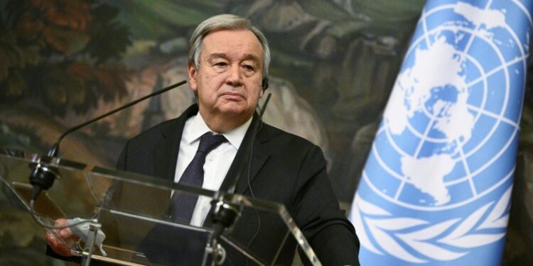 Генсек ООН призвал США и Венесуэлу к деэскалации