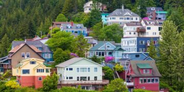 Глава Аляски обсудил с Белым домом встречу Путина и Трампа