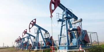 Источник: восемь стран ОПЕК+ сегодня обсудят планы по добыче нефти