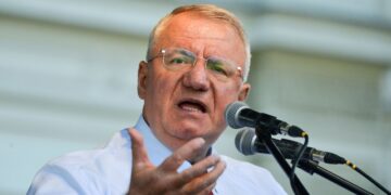 Лидер Сербской радикальной партии призвал задержать всех лидеров протестов