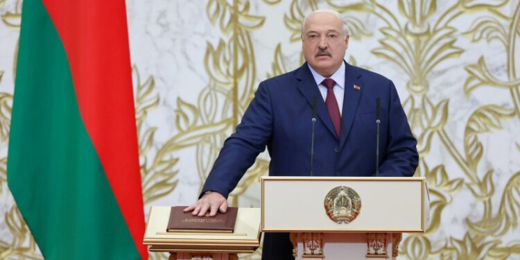 Лукашенко направился в Китай на саммит ШОС