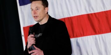 Маску предписали предстать перед судом по делу о предвыборной лотерее