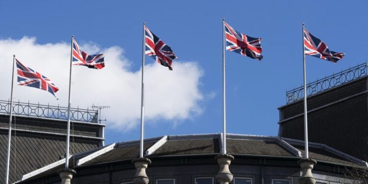 Меньше трети британцев проголосовали бы сейчас за Brexit, показал опрос