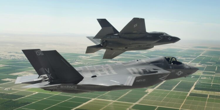 На Аляске разместили истребители F-35, пишут СМИ