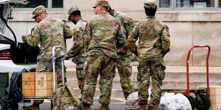 Опрос: большинство жителей Вашингтона не одобрили изменение статуса полиции