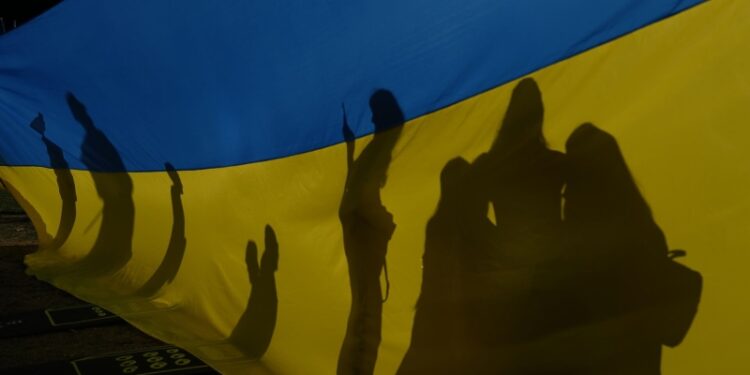 Опрос показал отношение украинцев к переговорам о прекращении конфликта