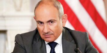 Пашинян оправдал отказ от Карабаха критикой советской модели патриотизма