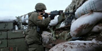 Подразделения ВСУ начинают отходить из Красноармейска, сообщил боец