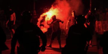 Посол России рассказал о новой фазе протестов в Сербии