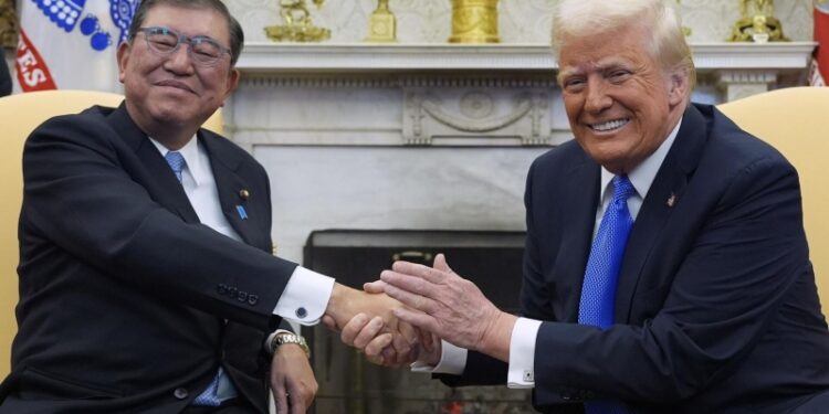 Премьер Японии прокомментировал сделку по пошлинам с США