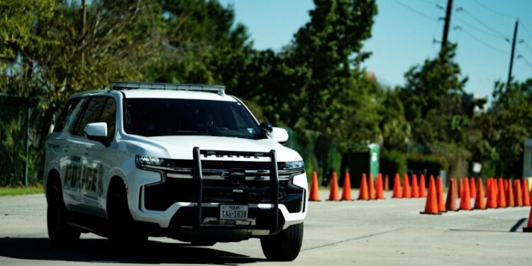 При стрельбе на парковке магазина в Техасе погибли три человека