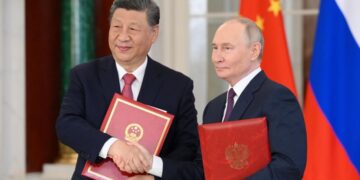 Робот Сяо Хэ рассказал о регулярных встречах лидеров России и Китая