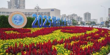 Робот Сяо Хэ ждет укрепления сотрудничества стран ШОС