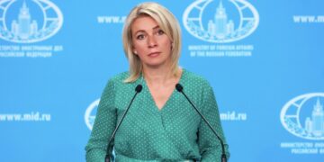 Россия будет добиваться равноправного диалога стран ОБСЕ, заявила Захарова