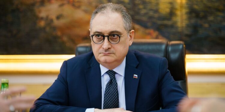 Россия понимает осторожность китайских экономоператоров, заявил посол