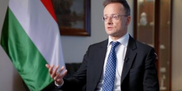 Сийярто раскритиковал мэра Будапешта за празднование дня Украины