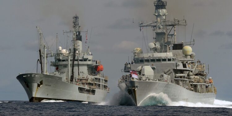 СМИ: США и Британия пытались найти якобы российскую подлодку