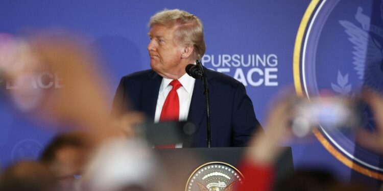 Трамп может надавить на противников мира на Украине, завил эксперт