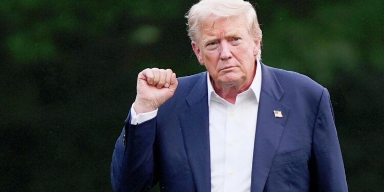 Трамп заявил, что американцам могут выплатить дивиденды от прибыли с пошлин