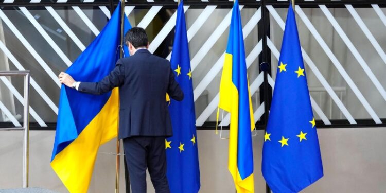 Украина и Европа рискуют оказаться в изоляции, считает эксперт