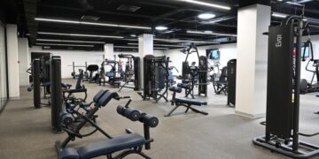 Житель Китая купил абонементы в спортзал на 300 лет