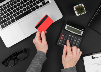 Займ на карту: преимущества и критерии выбора организации