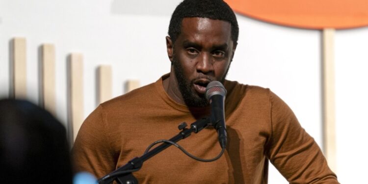 Бывший стилист Diddy подал на него в суд за сексуальное насилие