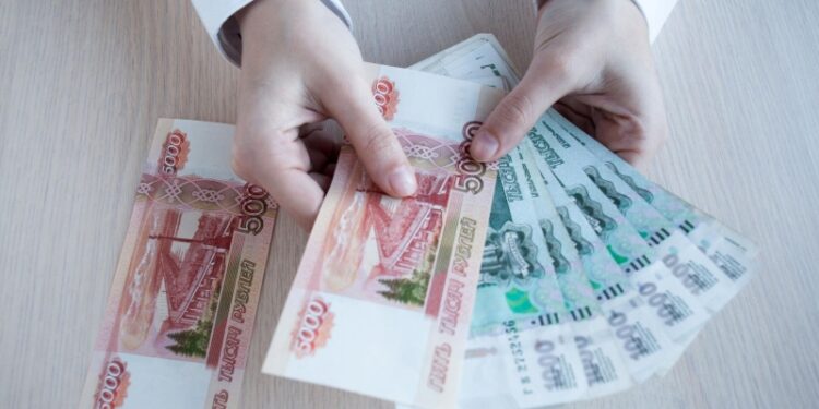 ЦБ: российские банкноты в лидерах по уровню защиты от фальшивомонетчиков