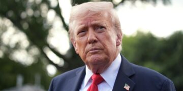 Эксперт рассказал, почему Трамп откладывает введение санкций против России