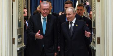 Эрдоган заявил Путину, что верит в эффективность стамбульских переговоров