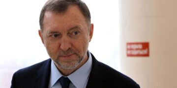 ЕС снял санкции с двоюродного брата Дерипаски