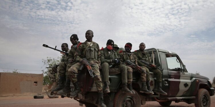 Франция приостановила сотрудничество с Мали в борьбе с терроризмом