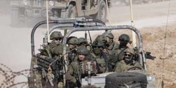 Израиль начал наступление на Газу, пишут СМИ