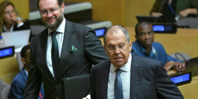 Лавров проводит переговоры с главой МИД Нигерии