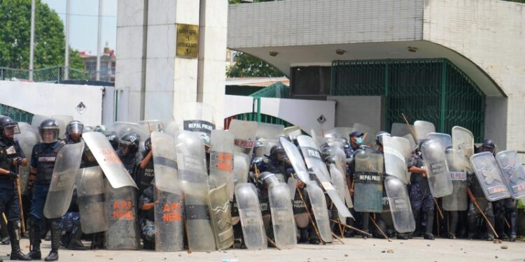 Международный аэропорт Катманду возобновил работу