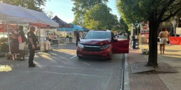 На фестивале в Пенсильвании водитель въехал в толпу