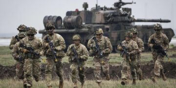 НАТО начала маневры по переброске войск в Литву