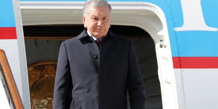 Президент Узбекистана с понедельника вышел в краткосрочный отпуск