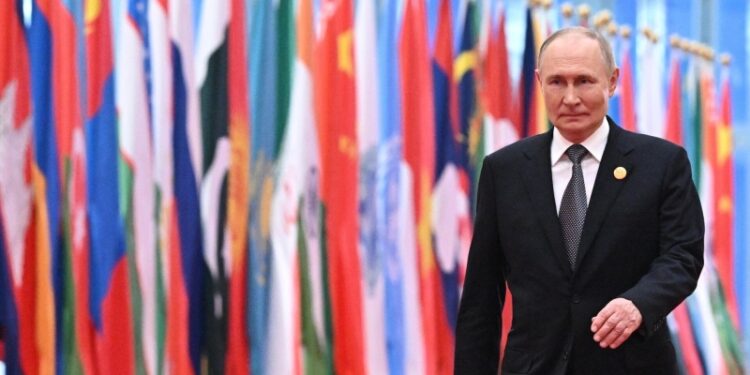 Путин пообещал подумать над предложением посетить Непал