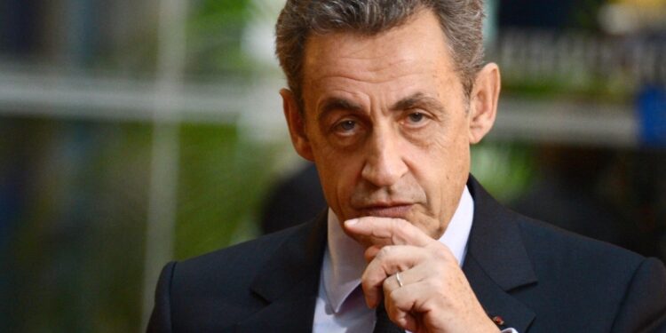 Саркози поместят в тюрьму Санте, сообщают СМИ