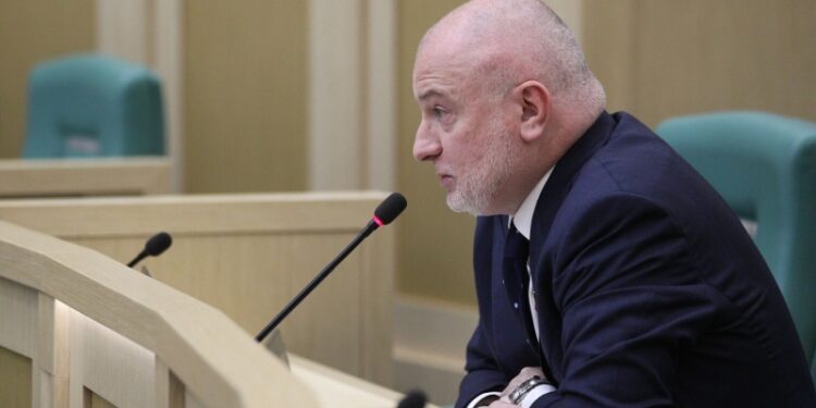 СБУ объявила в розыск сенатора Клишаса